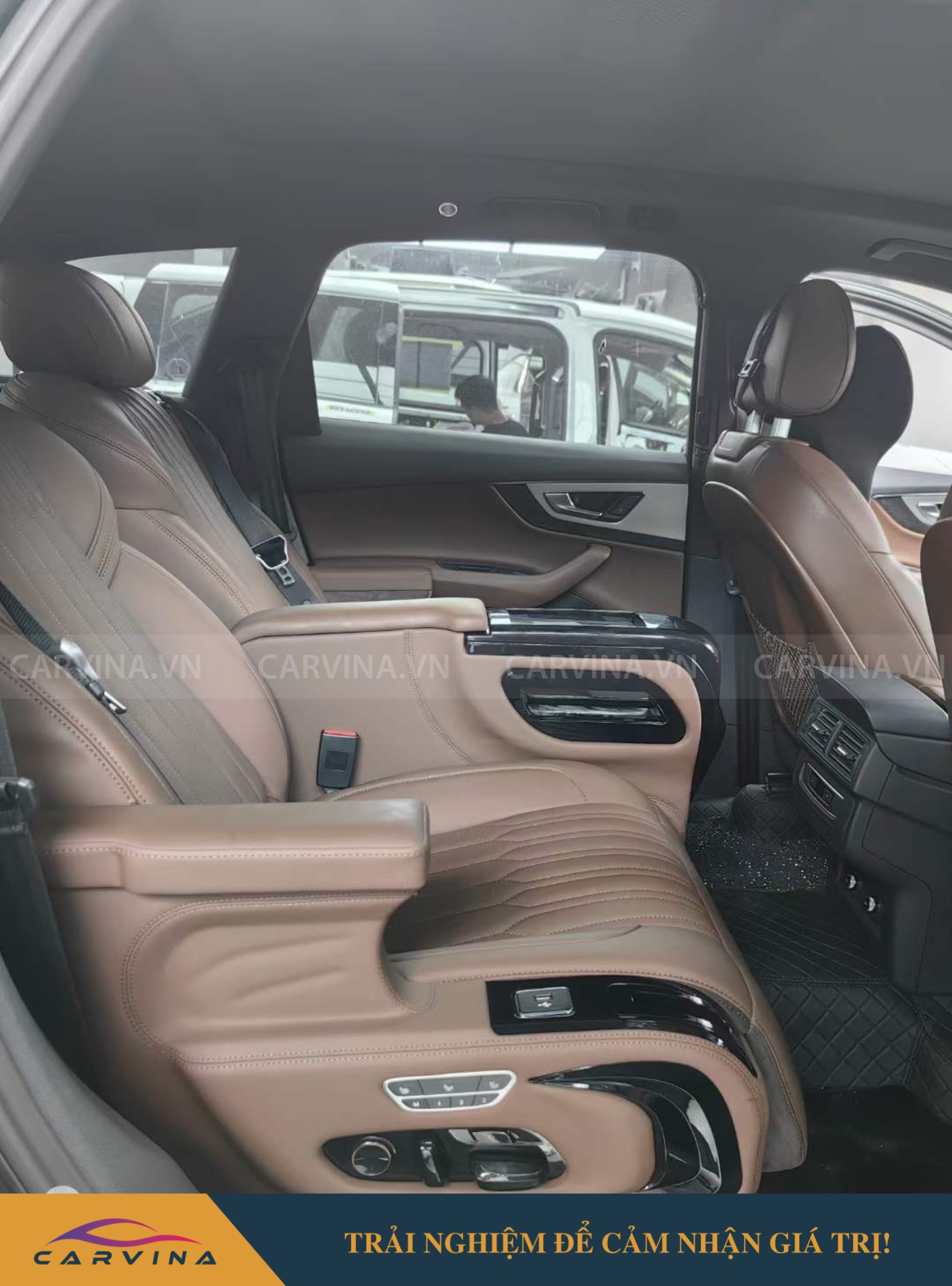 Audi Q7 độ ghế thương gia hàng hai  - SUV LuxCom Seat 2